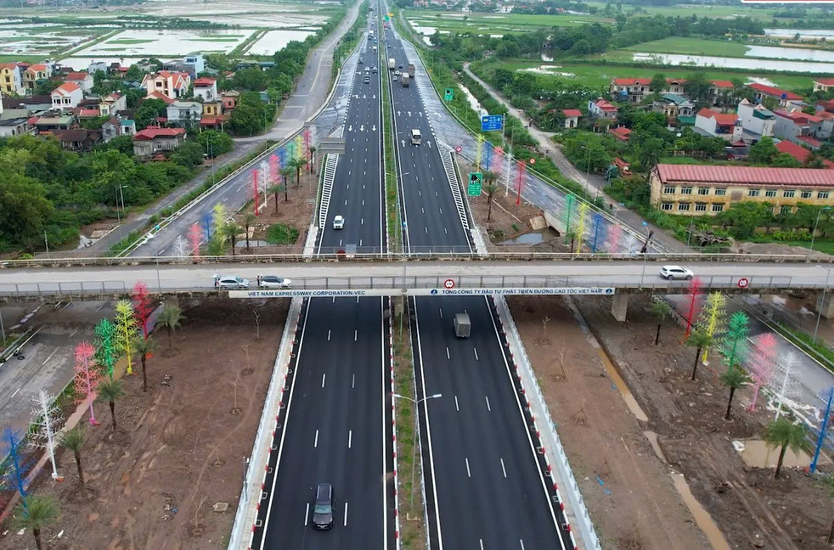 khanh-thanh-duong-hon-5000-ty-dong-ket-noi-ninh-binh-hung-yen-hai-phong realnex 2