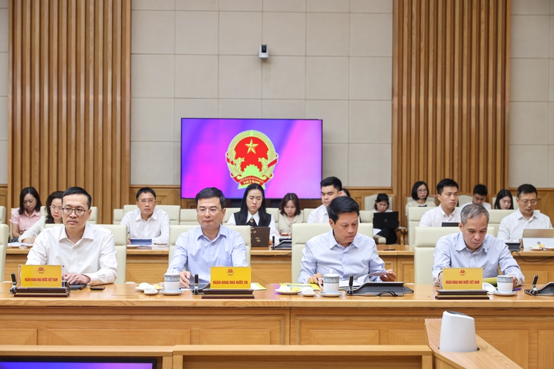 thu-tuong-le-minh-hung-lam-viec-voi-ngan-hang-nha-nuoc-viet-nam_realnex 3