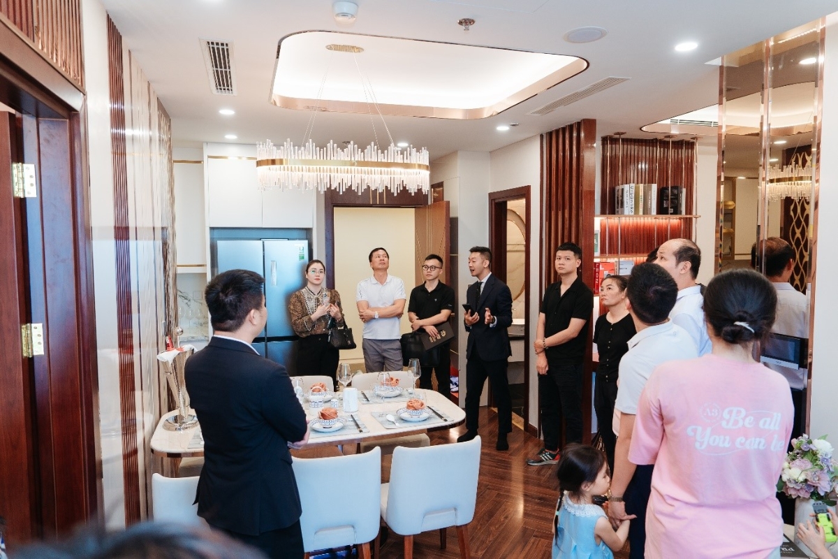 khai-truong-tang-mau-trai-nghiem-tam-nhin-thuong-dinh-tai-golden-crown-hai-phong-realnex-2