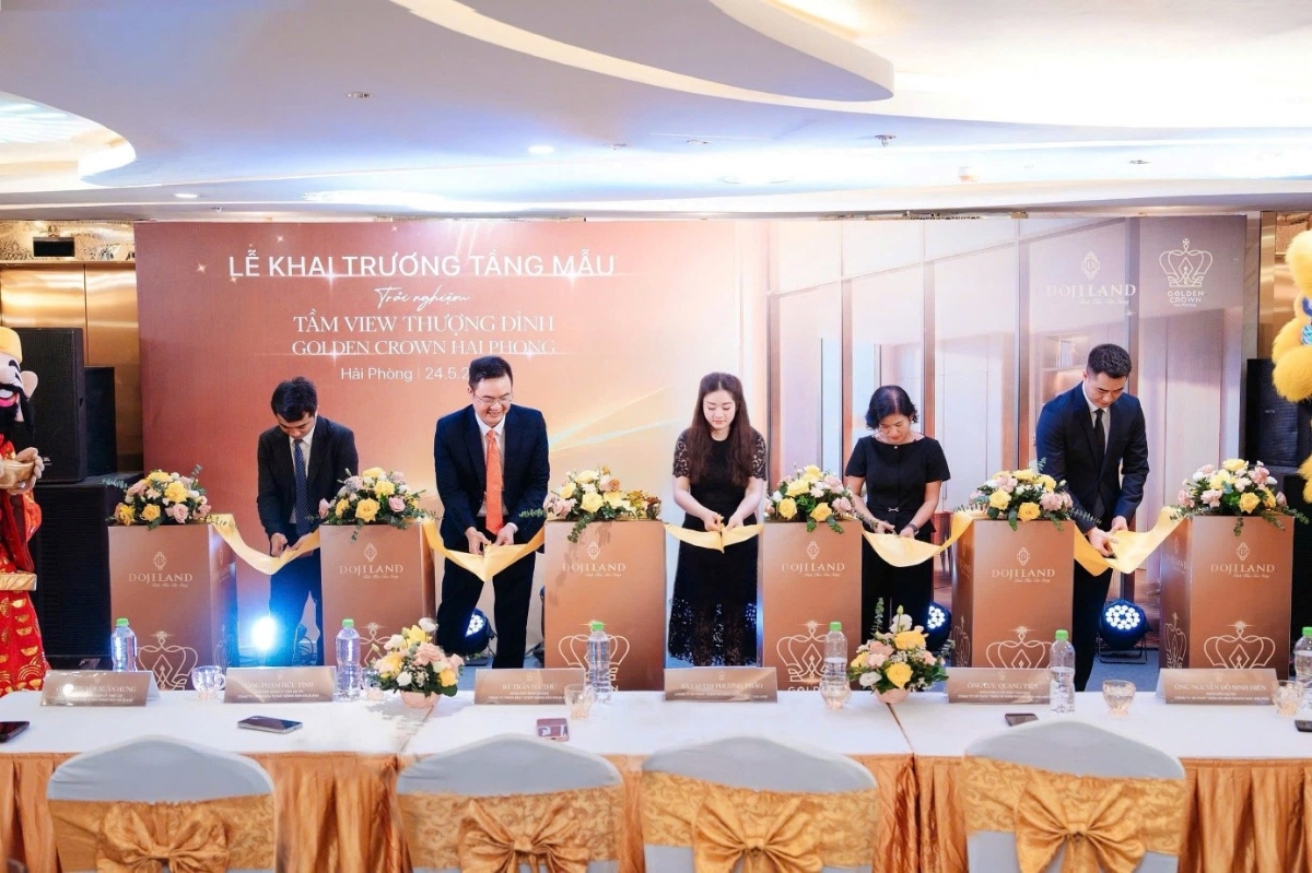 khai-truong-tang-mau-trai-nghiem-tam-nhin-thuong-dinh-tai-golden-crown-hai-phong-realnex