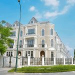 Biệt thự, liền kề Hà Nội xuất hiện dấu hiệu hạ nhiệt: Giá bán sơ cấp còn 210 triệu đồng/m2 đất