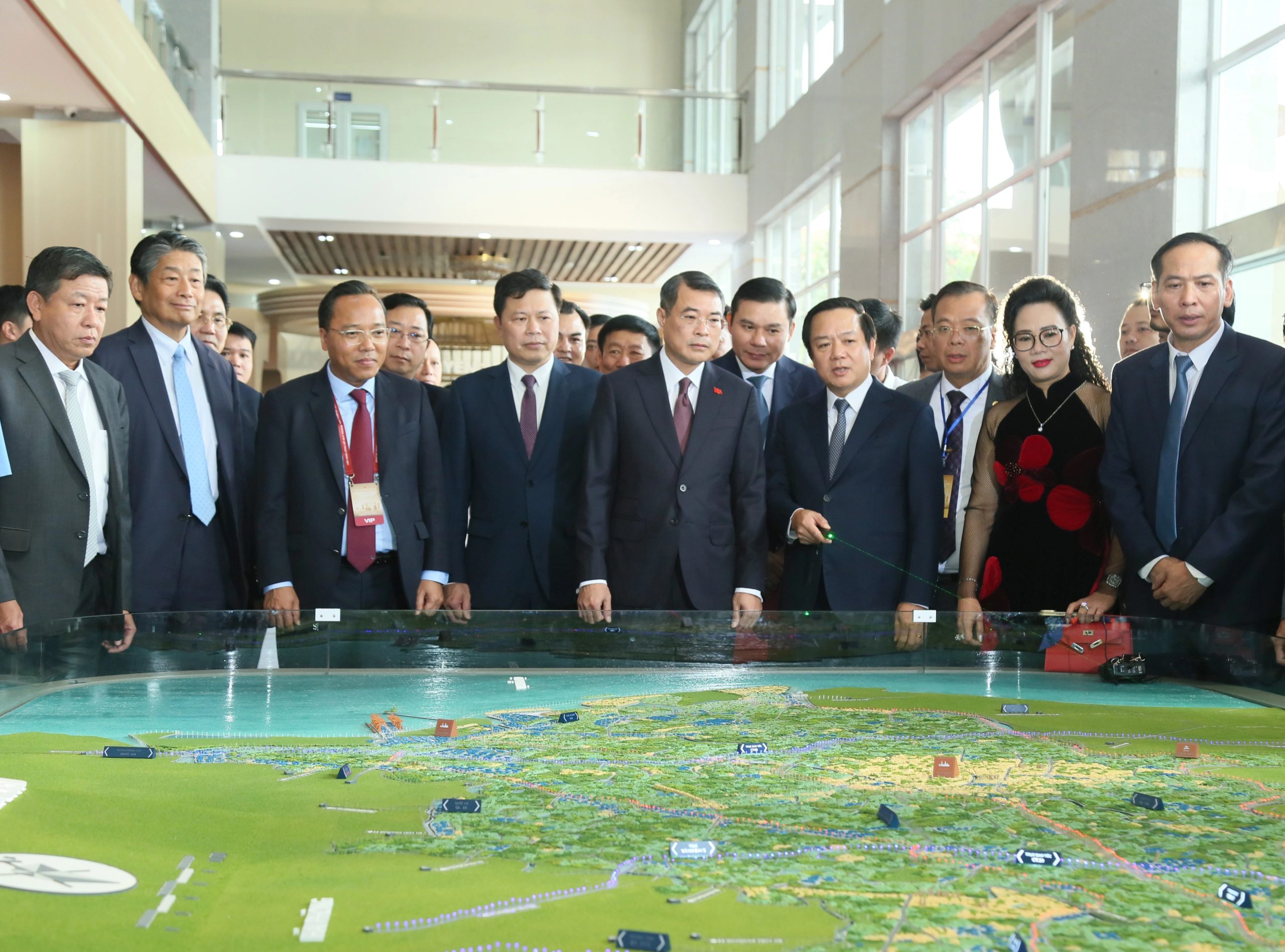 hung-yen-dinh-huong-ra-sao-cho-cac-khu-cong-nghiep-de-don-von-lon-realnex-2

